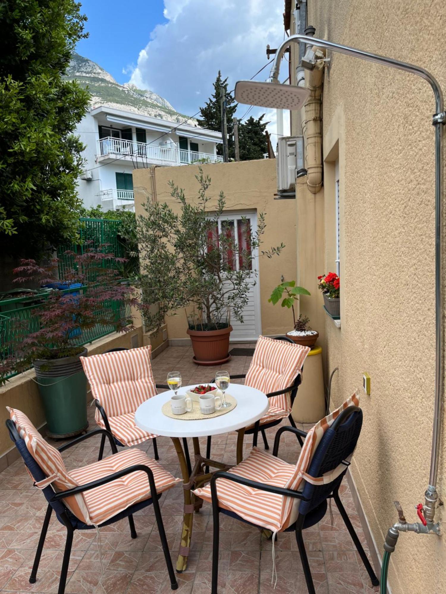 Lora Apartment *