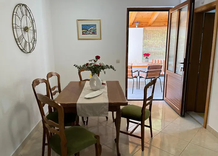 Apartment Lora