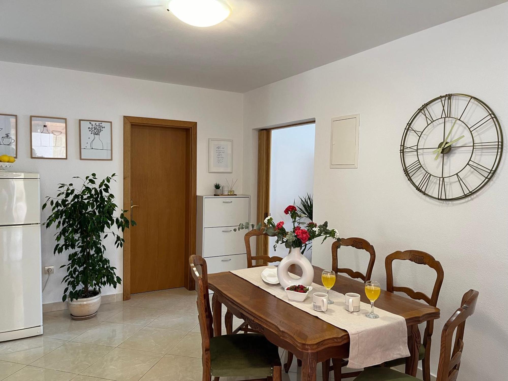 Lora Apartment Makarska