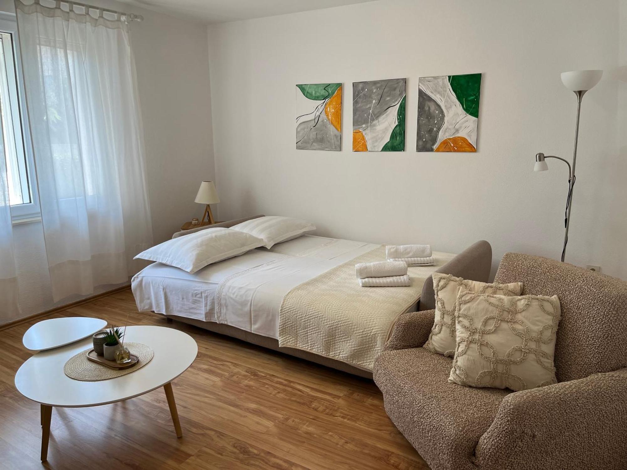Apartament Lora